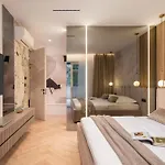 Heaven With Swimming Pool *
