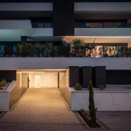 Heaven With Swimming Pool Apartment *