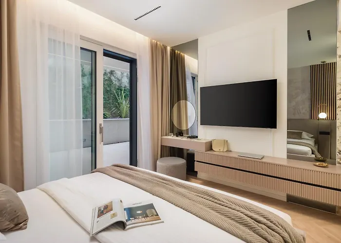 Heaven With Swimming Pool Apartment