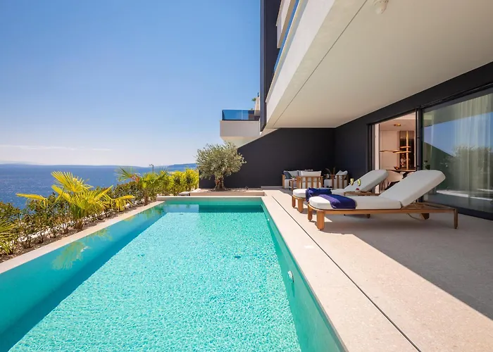 Heaven With Swimming Pool *