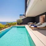 Heaven With Swimming Pool *