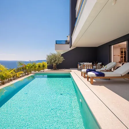 Heaven With Swimming Pool *