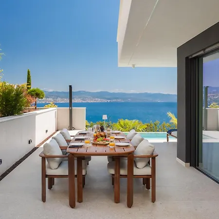 Apartment Heaven With Swimming Pool Opatija