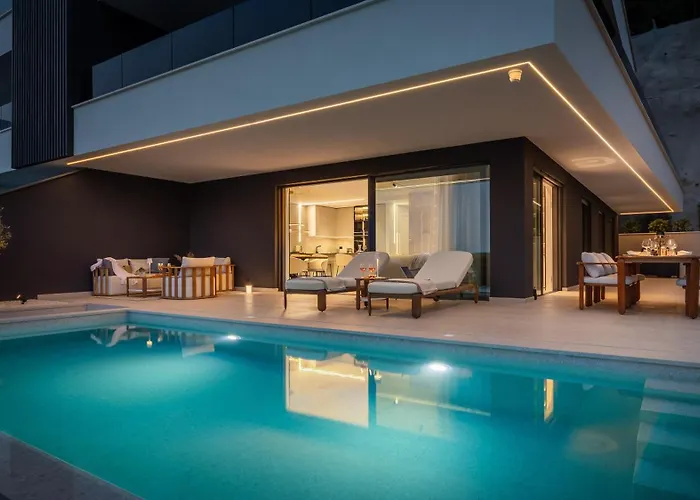 Heaven With Swimming Pool *