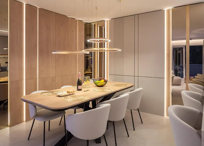 Heaven With Swimming Pool *