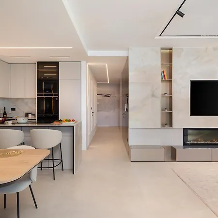 Heaven With Swimming Pool *