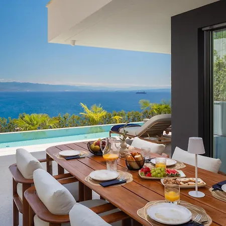 아파트 Heaven With Swimming Pool