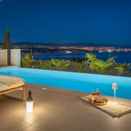 Heaven With Swimming Pool 오파티아